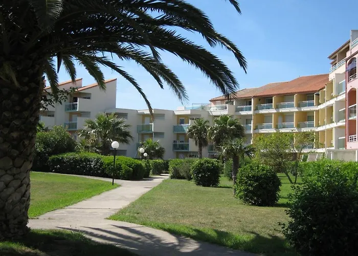 T3 Avec Piscine, Parking, Animaux Admis, Saint-cyprien - Fr-1-106-52 *