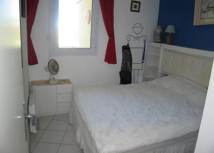 T3 Avec Piscine, Parking, Animaux Admis, Saint-cyprien - Fr-1-106-52