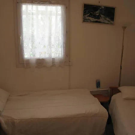 Daire T3 Avec Piscine, Parking, Animaux Admis, Saint-cyprien - Fr-1-106-52